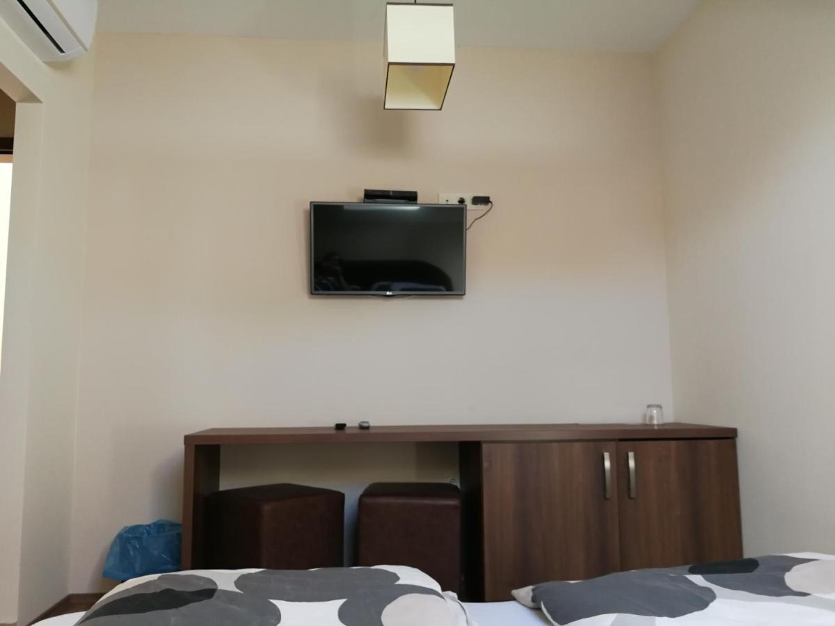 기오르 Viktoria Lovas Panzio B&B 외부 사진