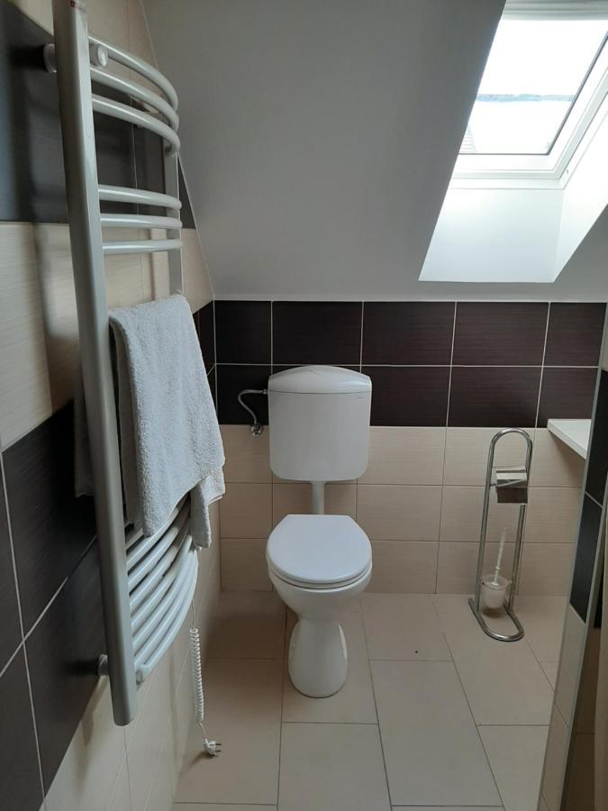 기오르 Viktoria Lovas Panzio B&B 외부 사진
